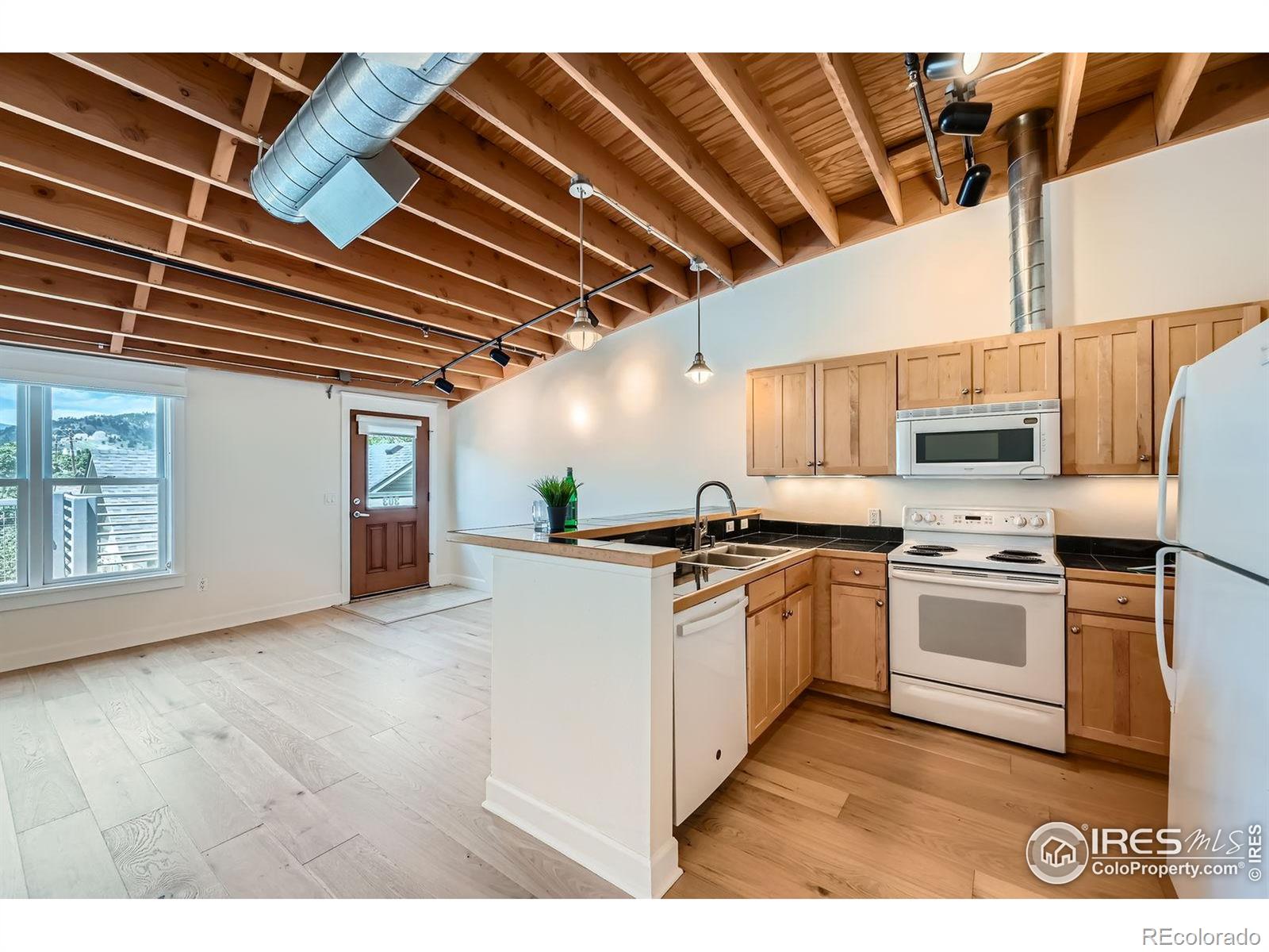 MLS Image #6 for 1941  pearl street,boulder, Colorado