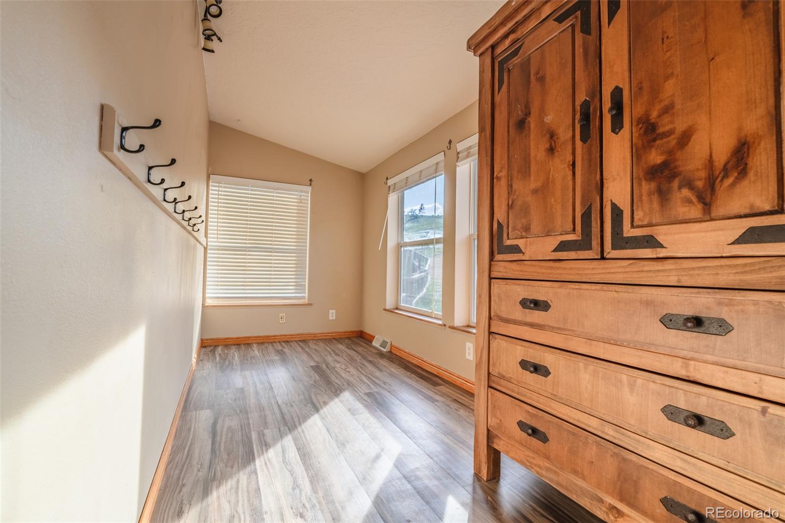 MLS Image #28 for 180  deep cut road,livermore, Colorado