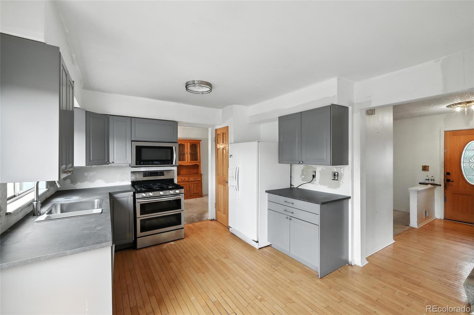 MLS Image #10 for 2527 s ouray way,aurora, Colorado