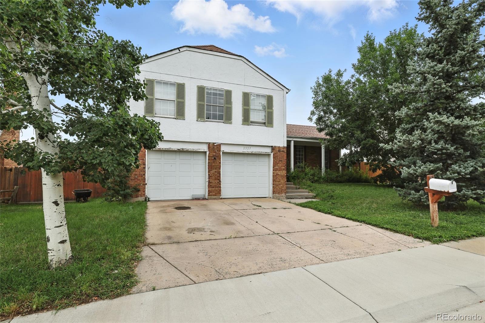 MLS Image #2 for 2527 s ouray way,aurora, Colorado