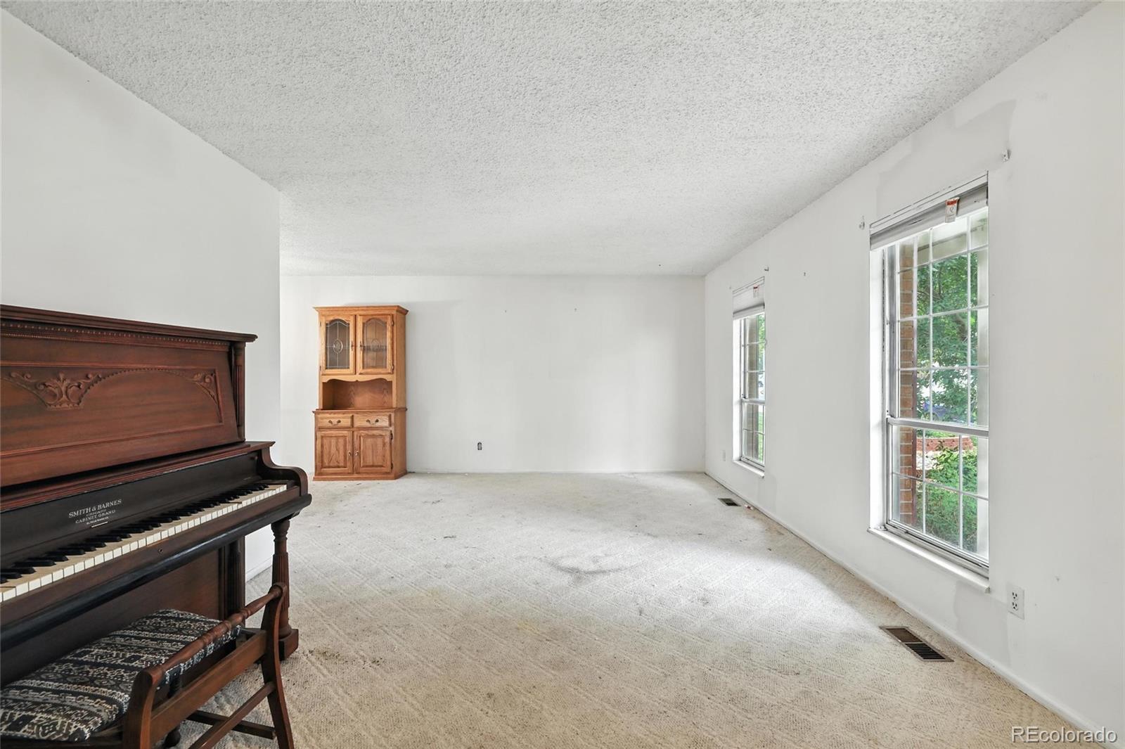 MLS Image #5 for 2527 s ouray way,aurora, Colorado