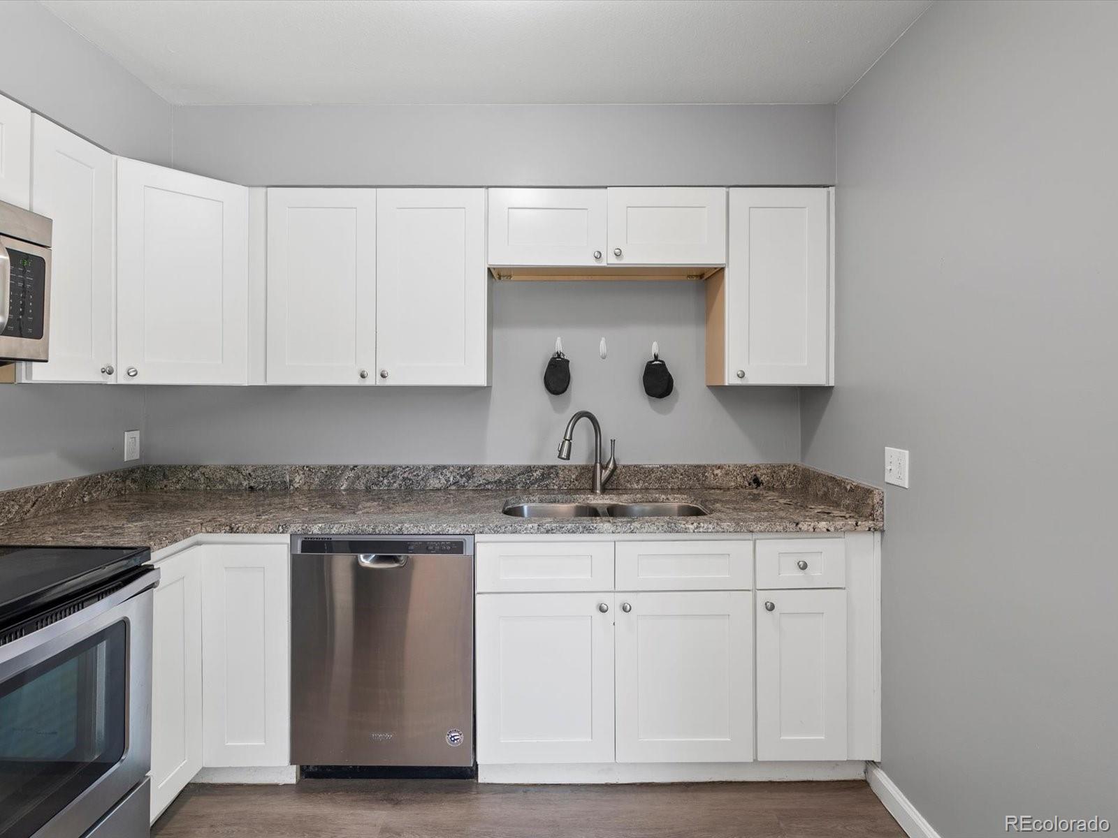 MLS Image #12 for 5542  crown boulevard,denver, Colorado