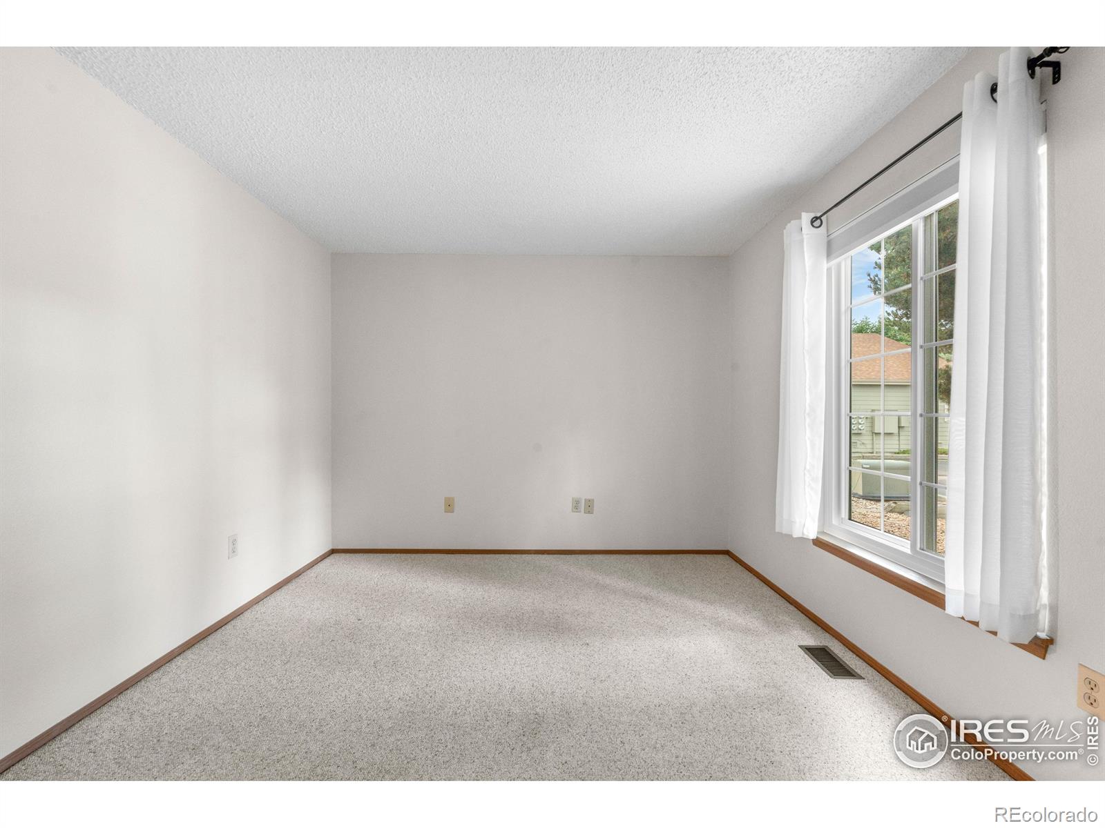 MLS Image #17 for 8416  everett way,arvada, Colorado
