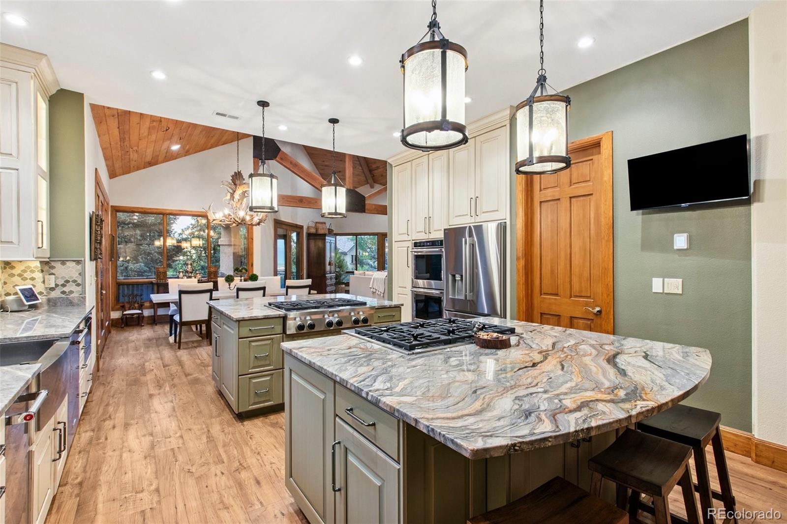 MLS Image #13 for 4679  stone manor heights,colorado springs, Colorado