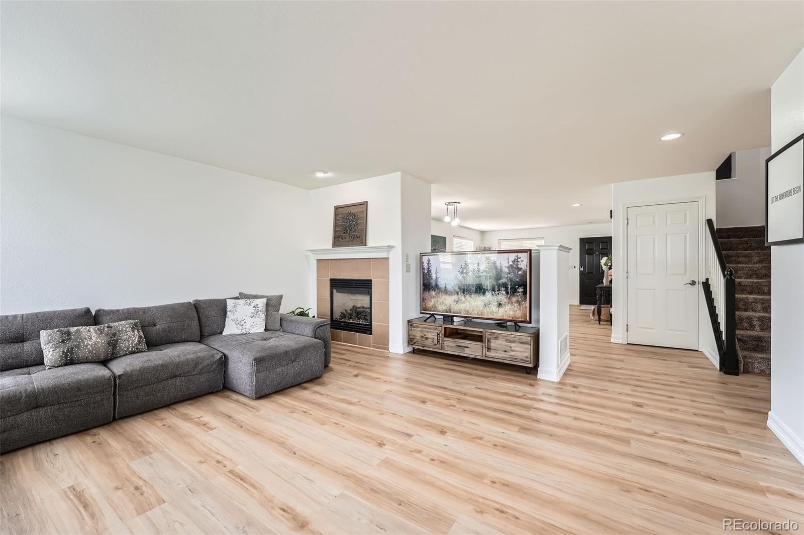 MLS Image #10 for 19431 e wyoming avenue,aurora, Colorado