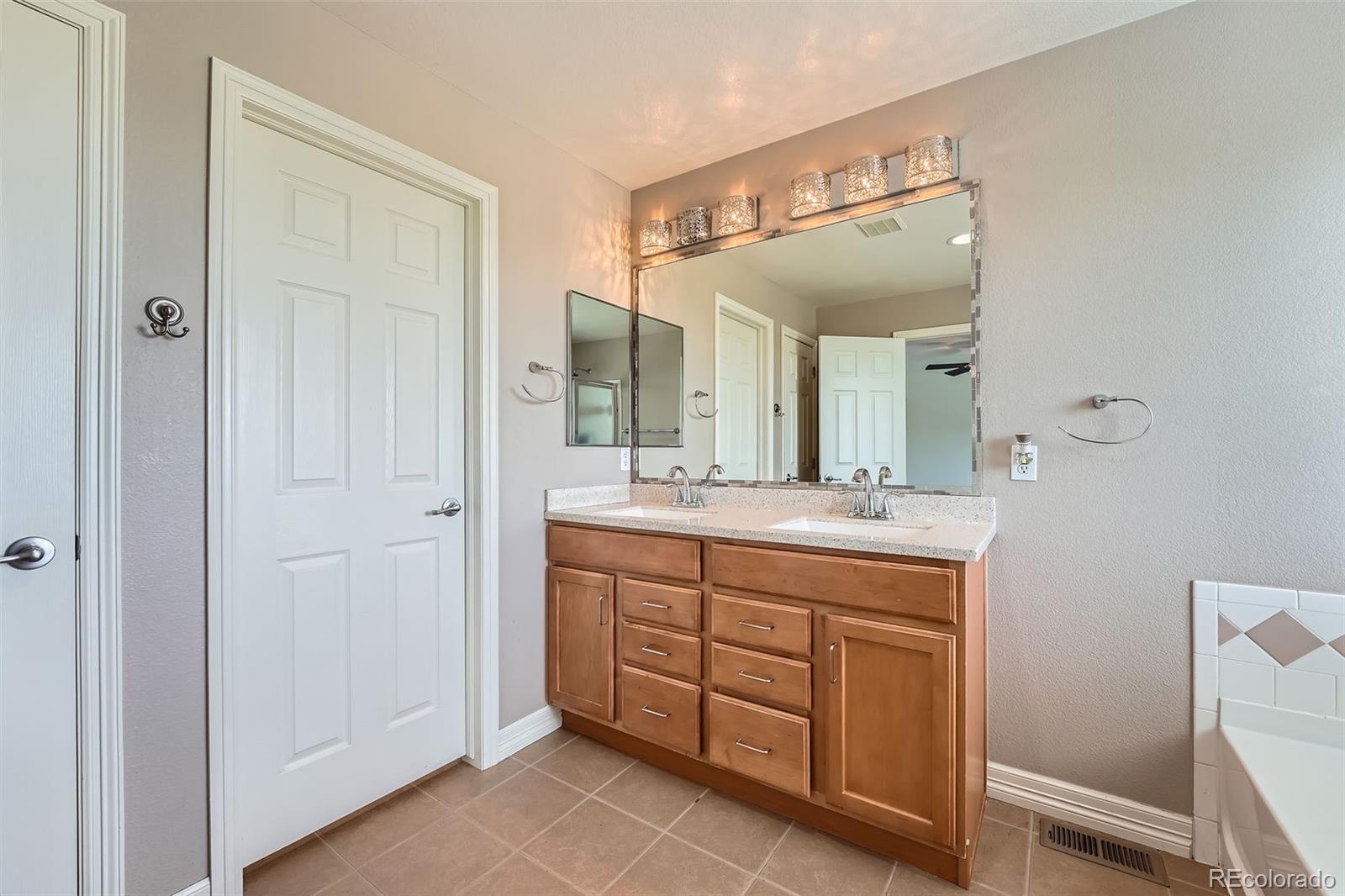 MLS Image #15 for 19431 e wyoming avenue,aurora, Colorado