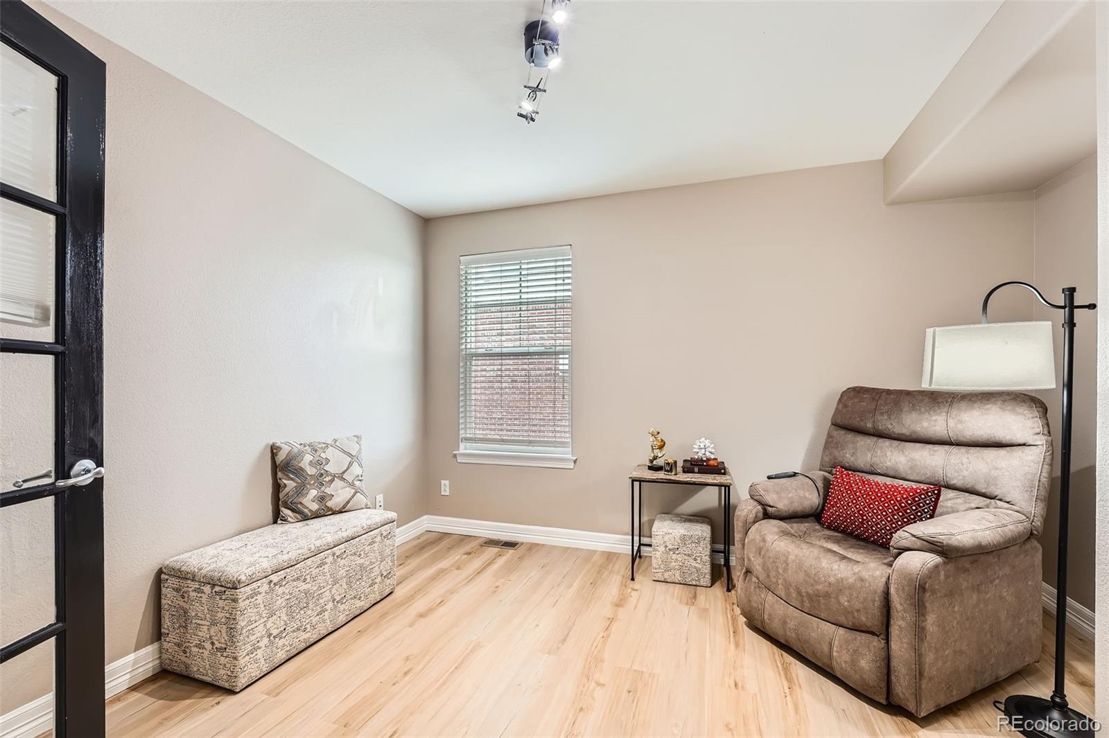 MLS Image #4 for 19431 e wyoming avenue,aurora, Colorado