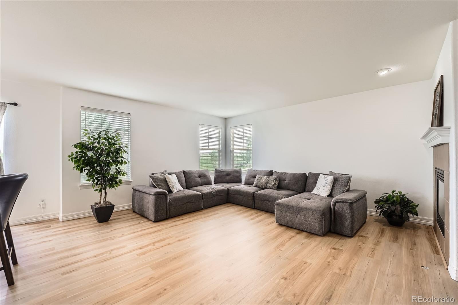 MLS Image #9 for 19431 e wyoming avenue,aurora, Colorado