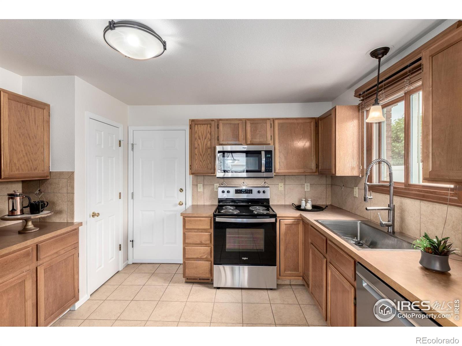 MLS Image #12 for 209 e chestnut street,windsor, Colorado