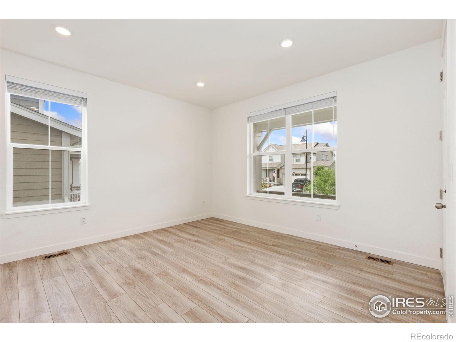 MLS Image #2 for 5226  inland avenue,firestone, Colorado