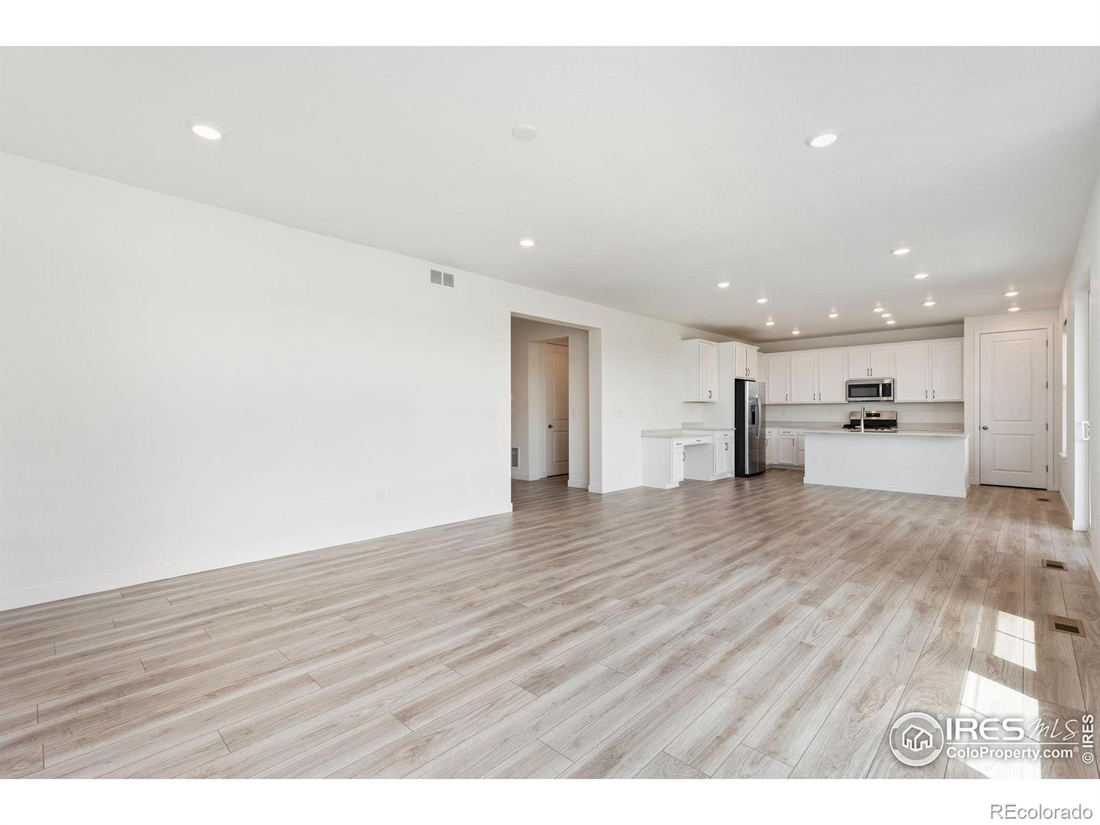 MLS Image #8 for 5226  inland avenue,firestone, Colorado