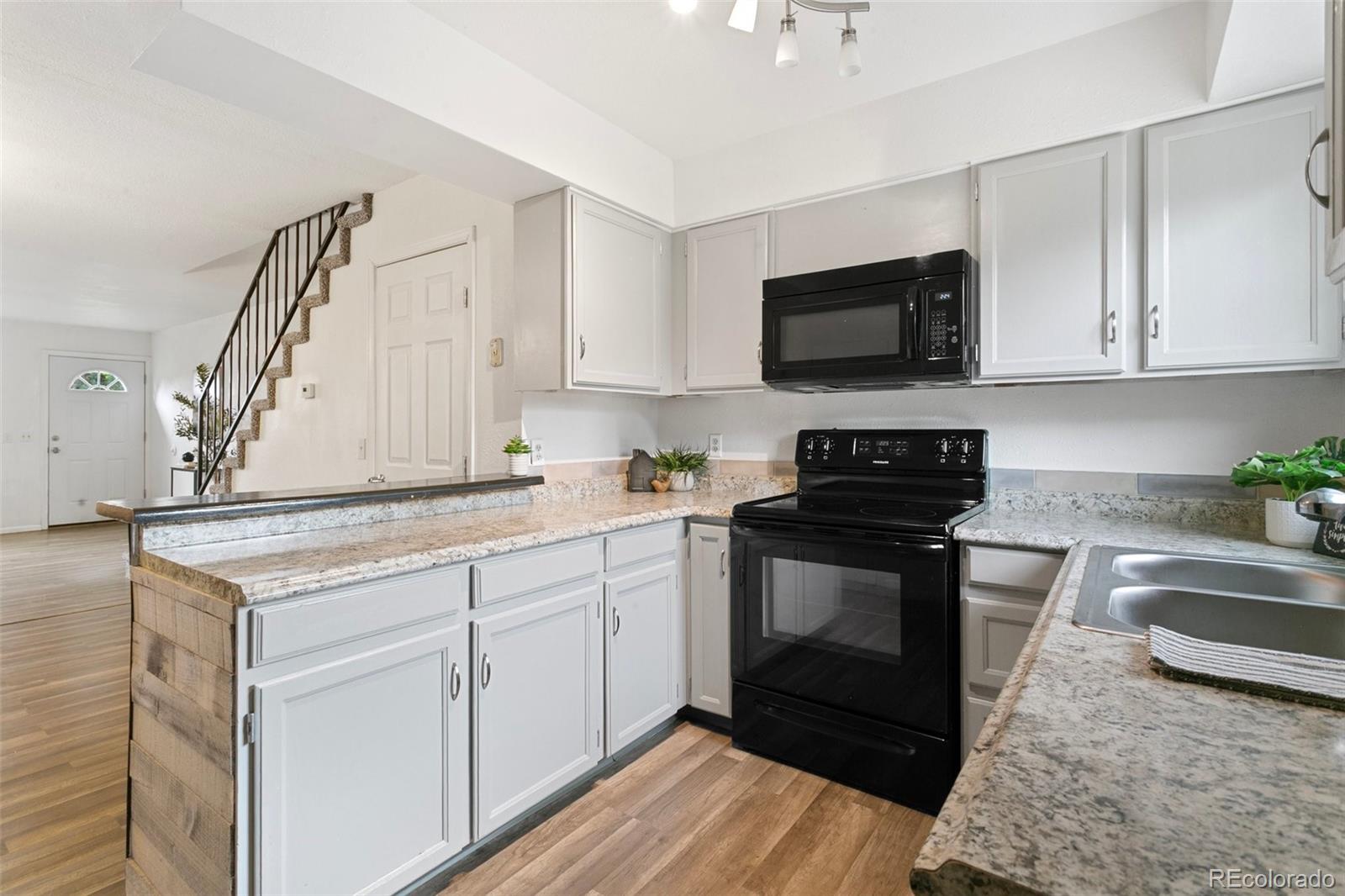 MLS Image #8 for 3459  queen anne way,colorado springs, Colorado