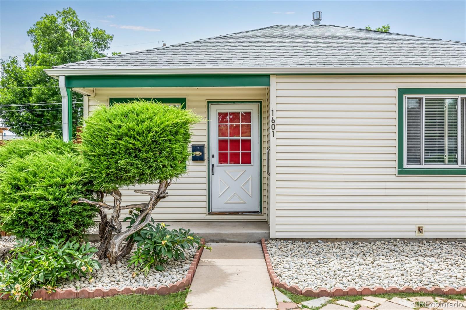 MLS Image #6 for 1601 s yates street,denver, Colorado