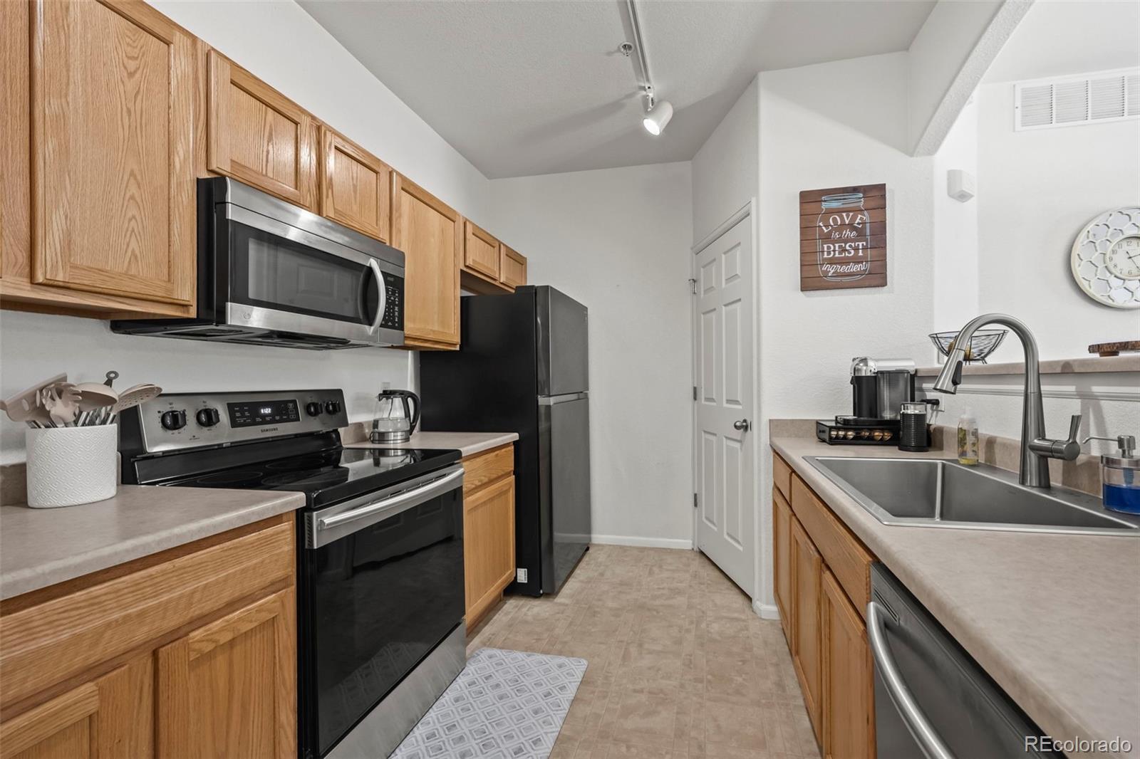 MLS Image #28 for 5255  memphis street,denver, Colorado