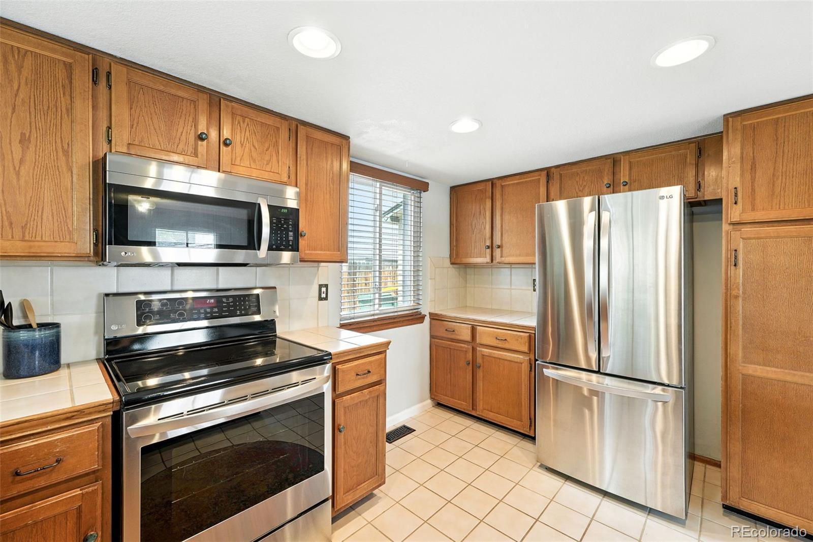 MLS Image #16 for 8468 s upham way,littleton, Colorado