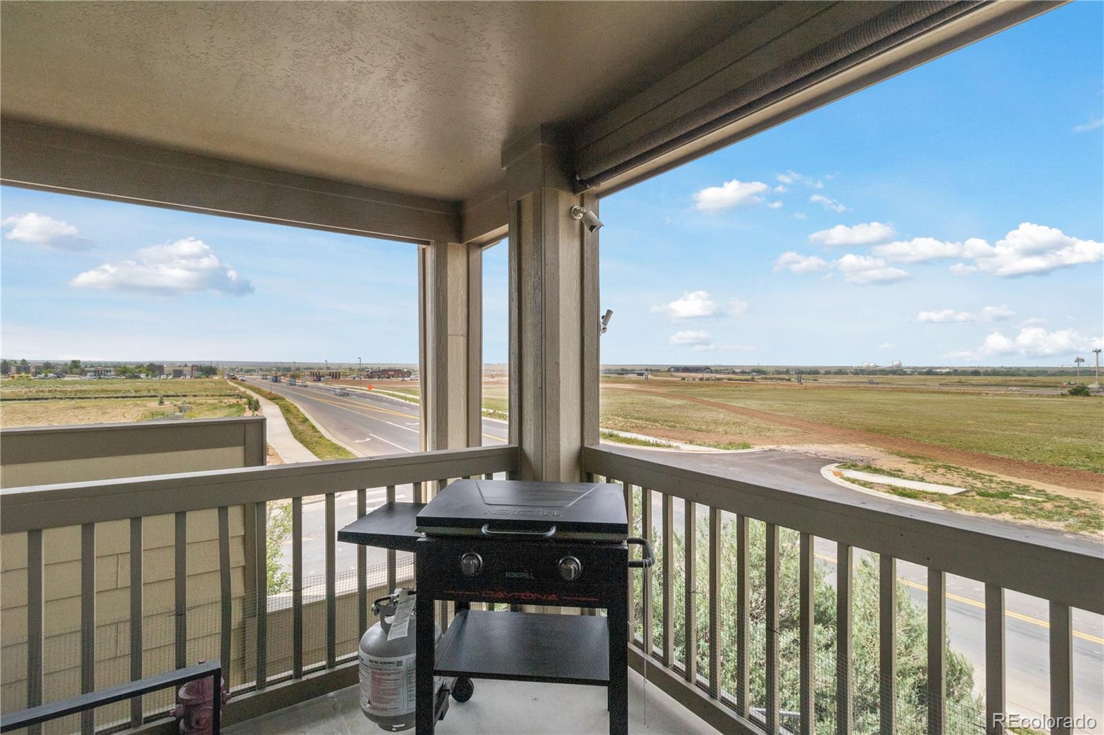 MLS Image #14 for 23376 e 5th place,aurora, Colorado
