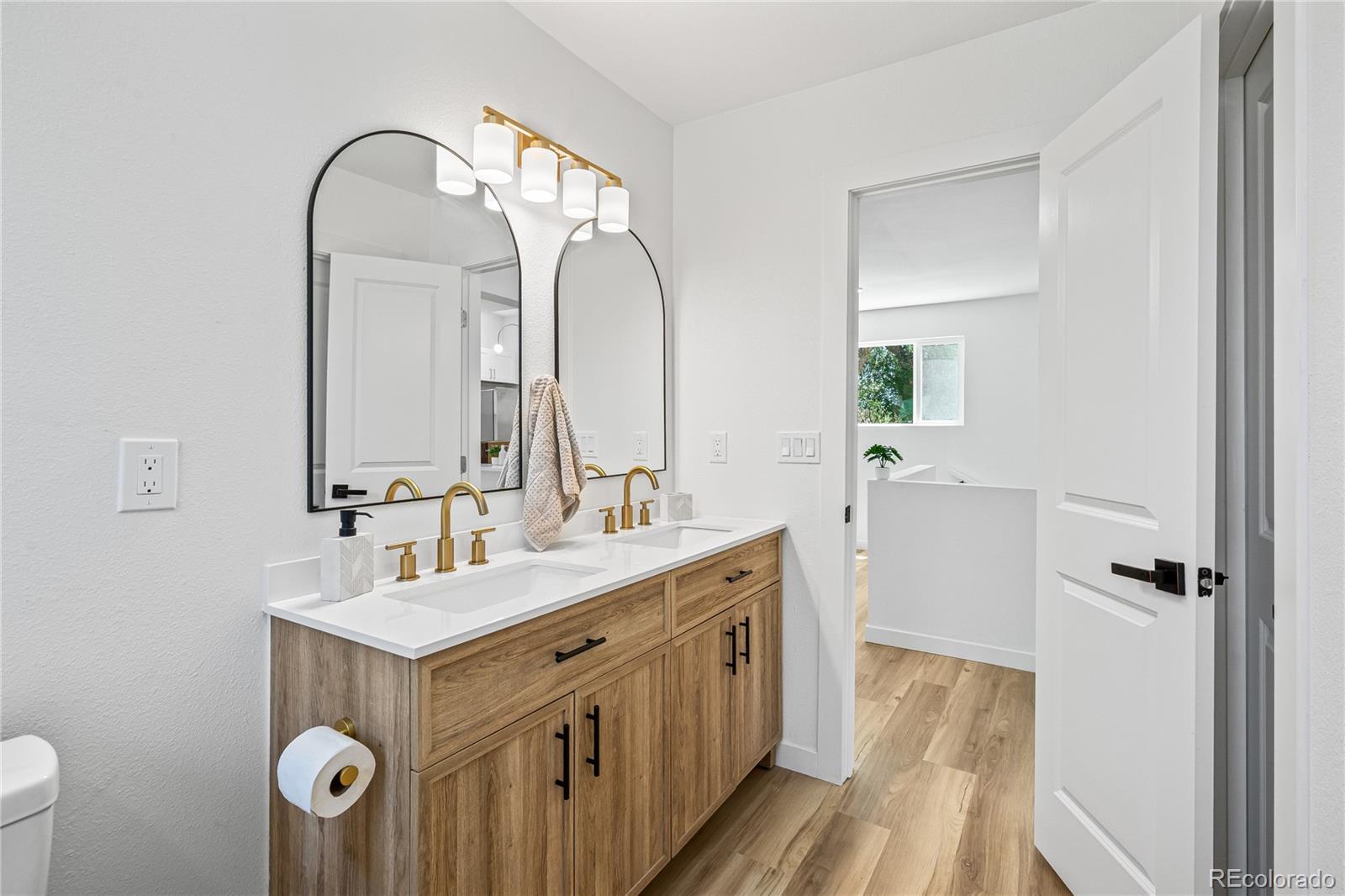 MLS Image #18 for 261  knox court,denver, Colorado