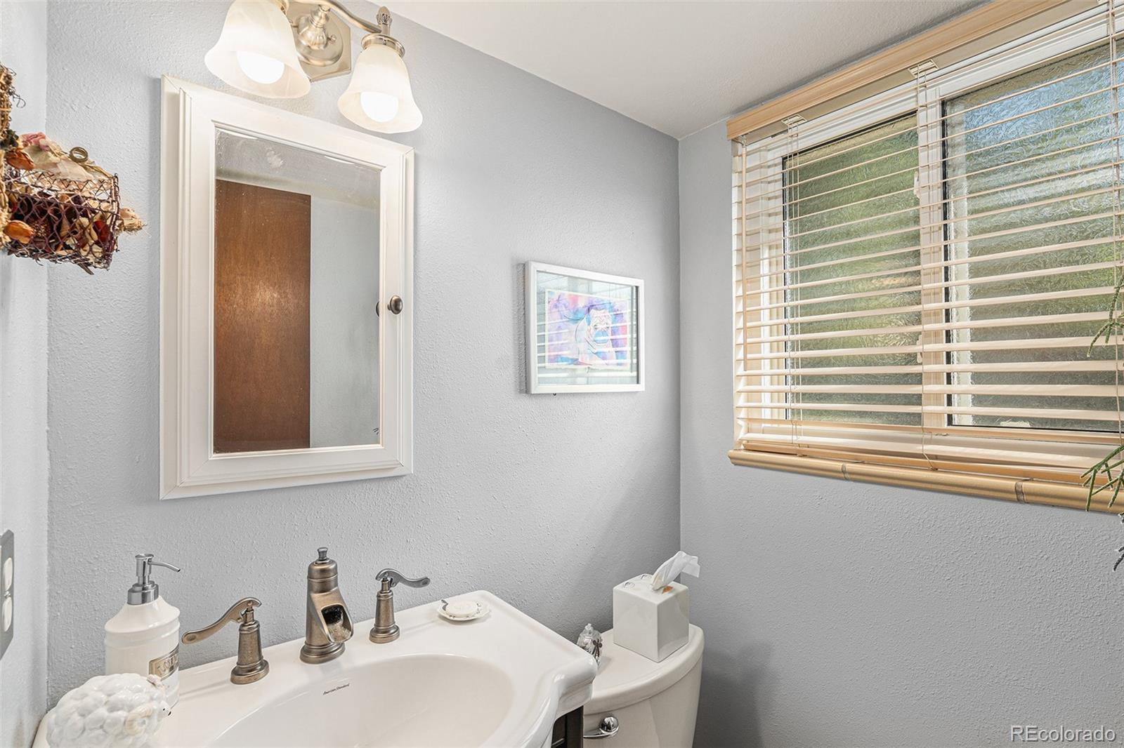 MLS Image #11 for 7622 e nassau avenue,denver, Colorado