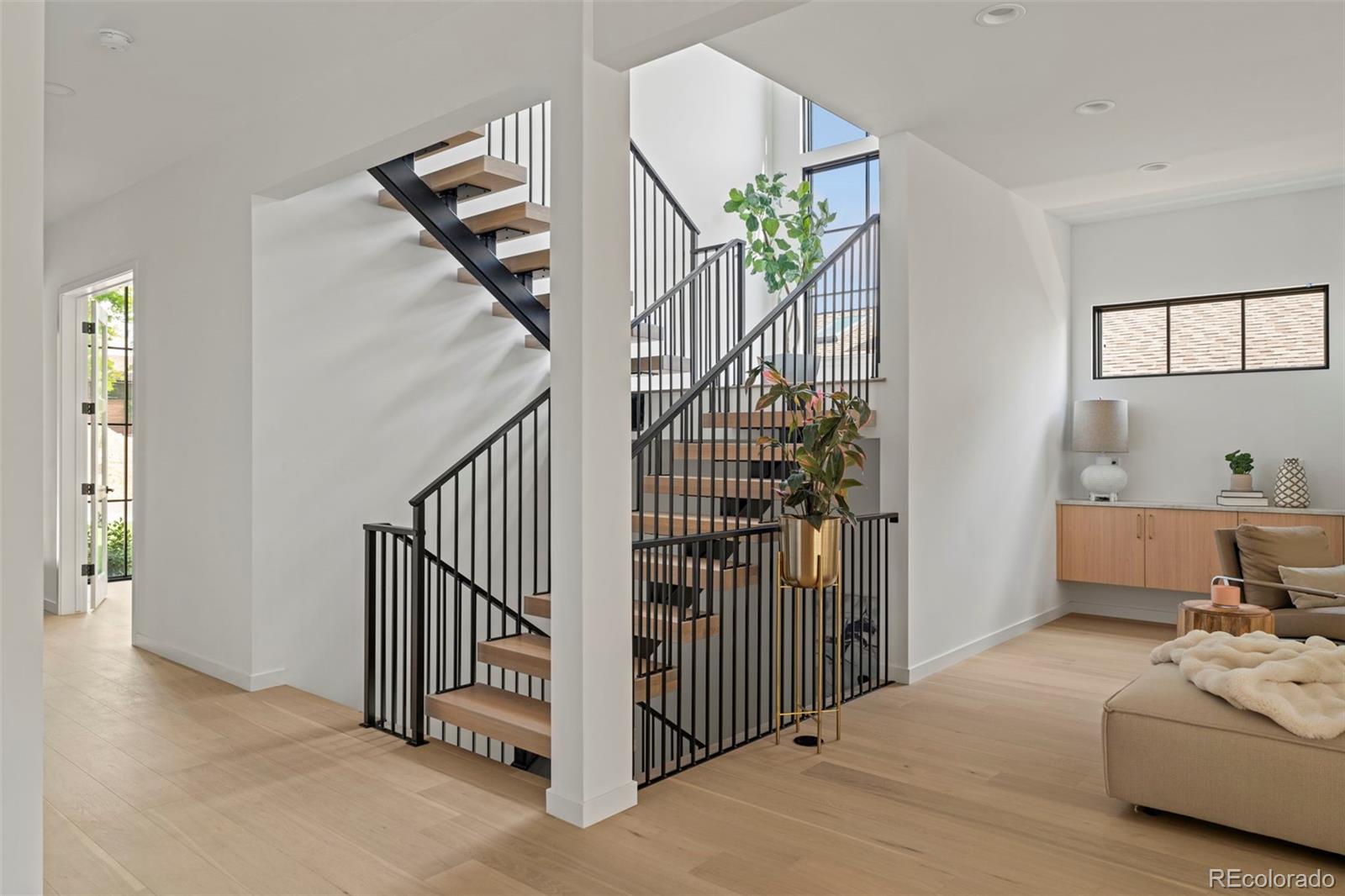 MLS Image #18 for 171 s dexter street,denver, Colorado