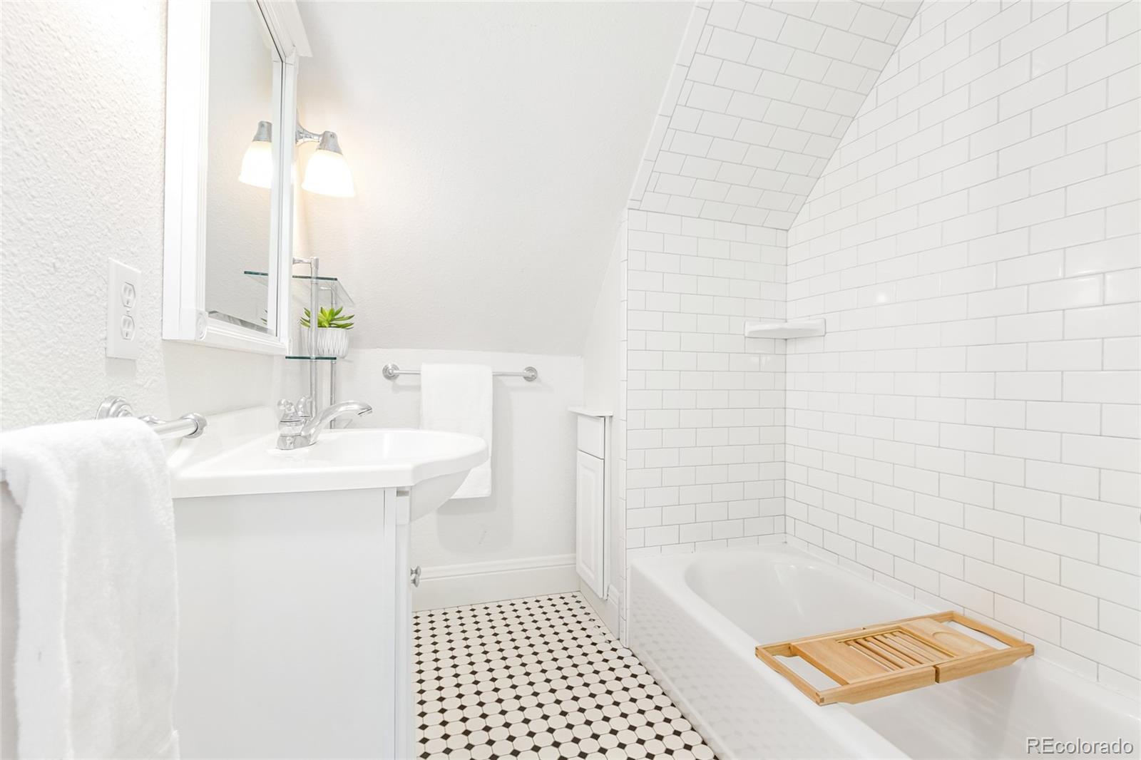 MLS Image #23 for 2211 w 33rd avenue,denver, Colorado