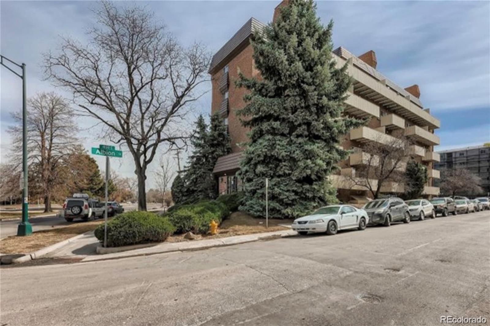 MLS Image #2 for 4110  hale parkway,denver, Colorado