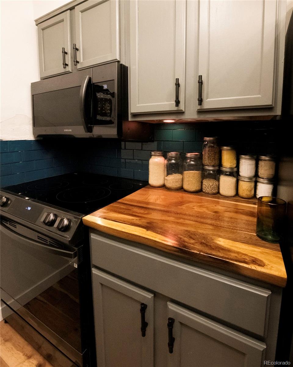 MLS Image #6 for 4110  hale parkway,denver, Colorado
