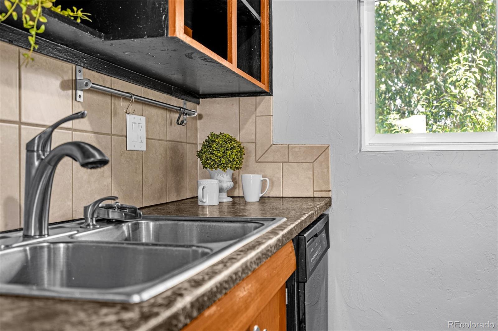 MLS Image #16 for 412  yucca drive,colorado springs, Colorado