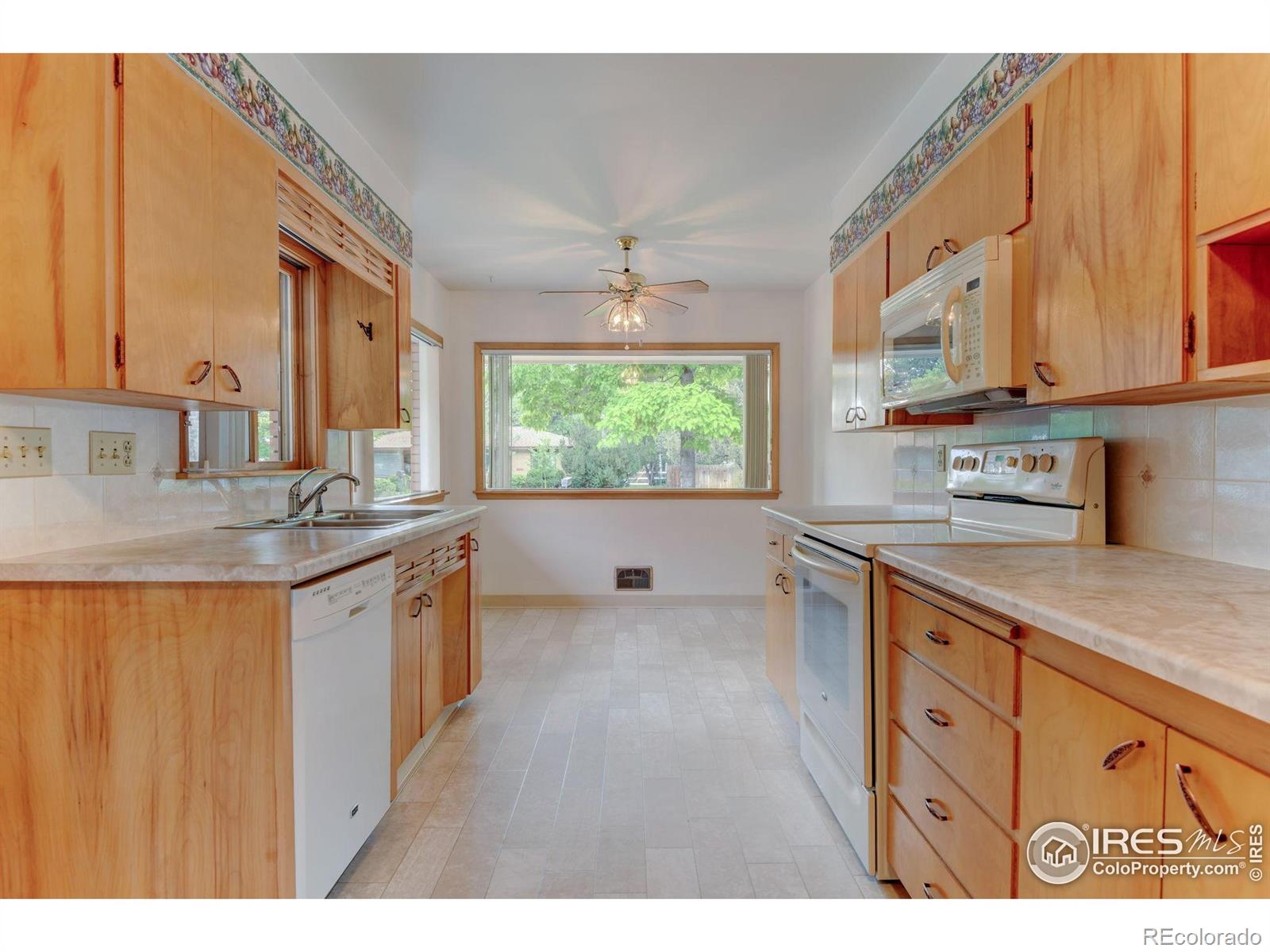 MLS Image #11 for 1217  cimmeron drive,loveland, Colorado