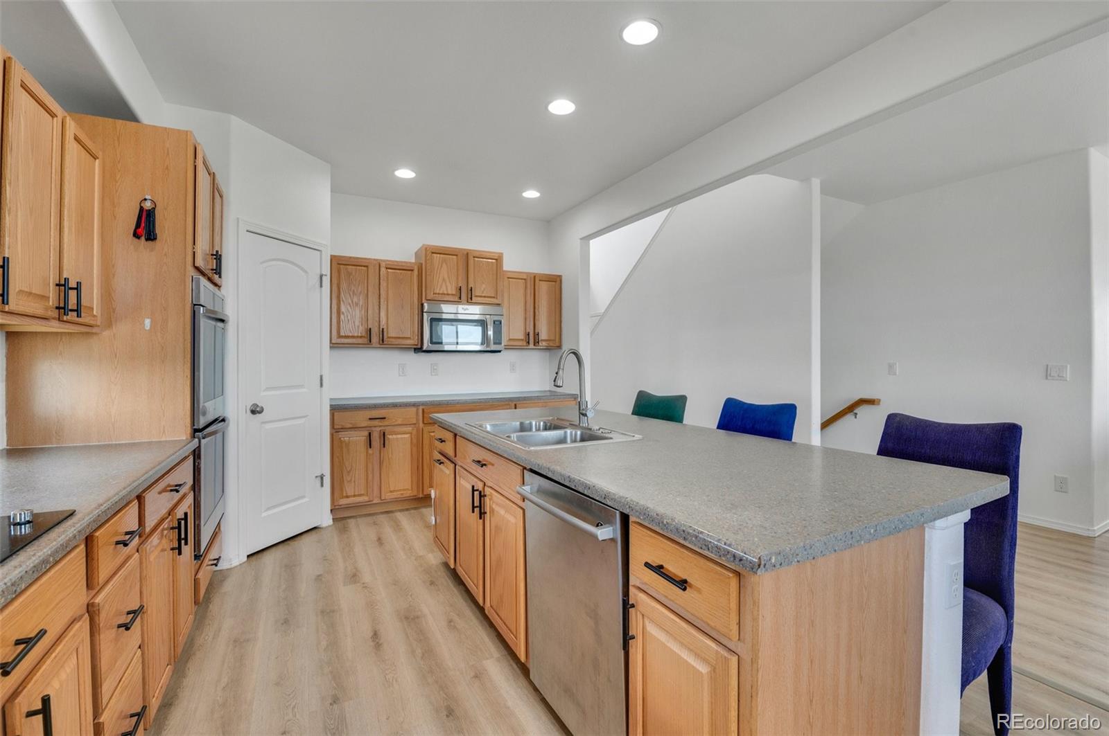 MLS Image #5 for 905  engleby drive,colorado springs, Colorado