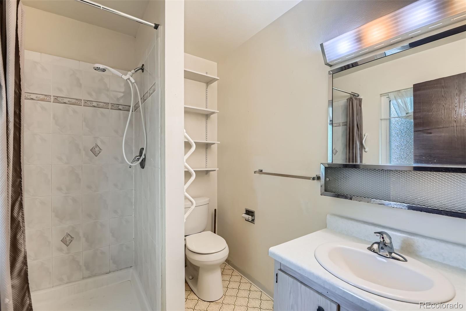 MLS Image #14 for 2122 s yank way,lakewood, Colorado