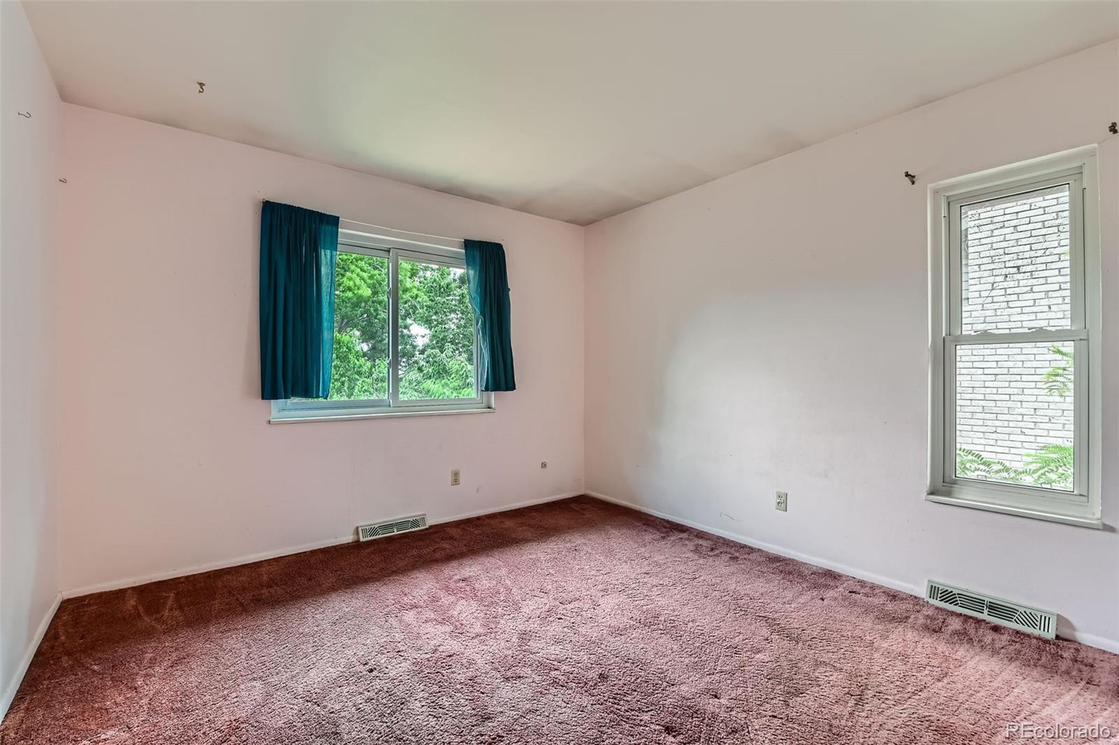 MLS Image #16 for 2122 s yank way,lakewood, Colorado