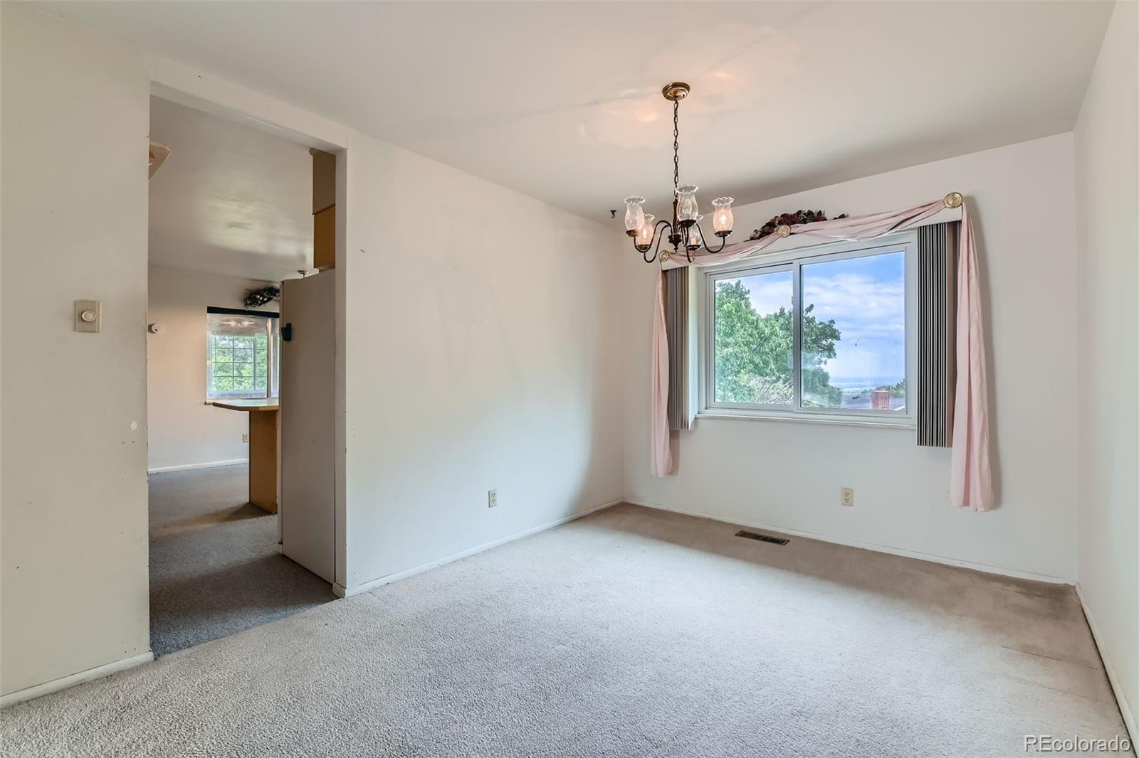 MLS Image #5 for 2122 s yank way,lakewood, Colorado