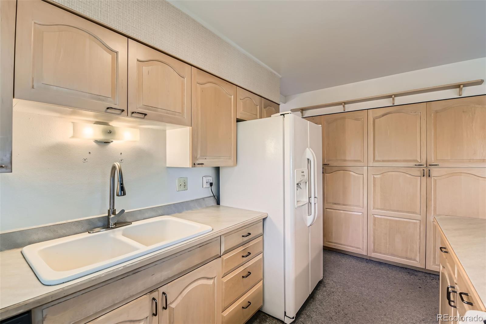 MLS Image #8 for 2122 s yank way,lakewood, Colorado
