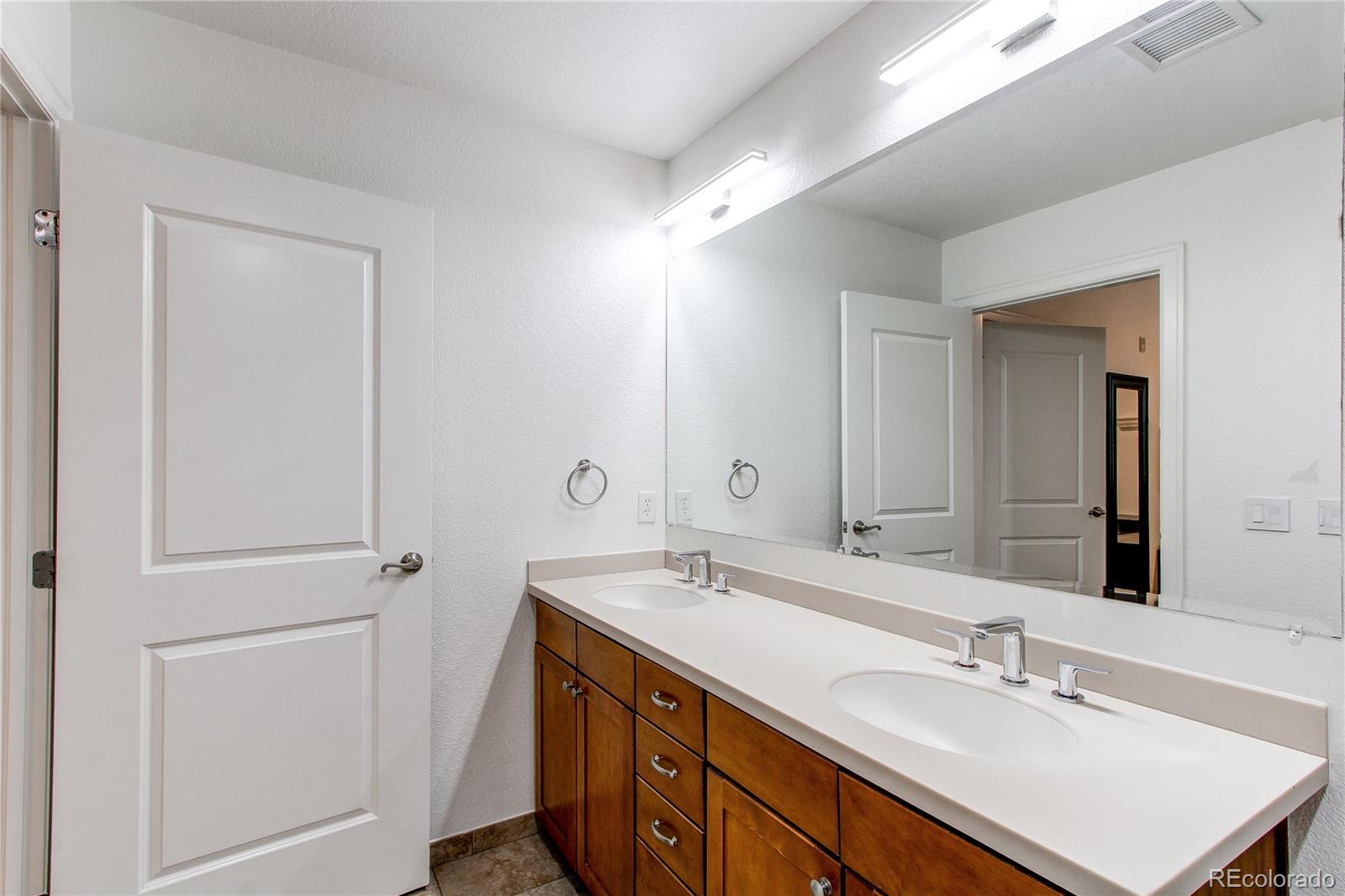 MLS Image #17 for 2200 s university boulevard,denver, Colorado