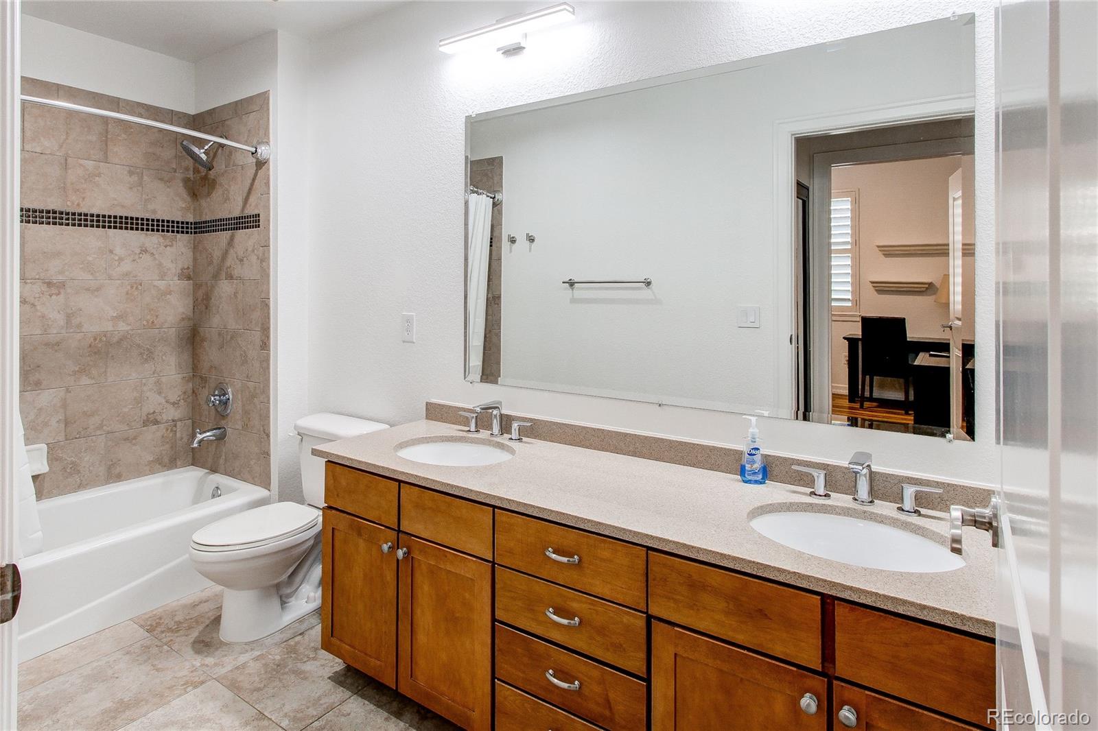 MLS Image #19 for 2200 s university boulevard,denver, Colorado