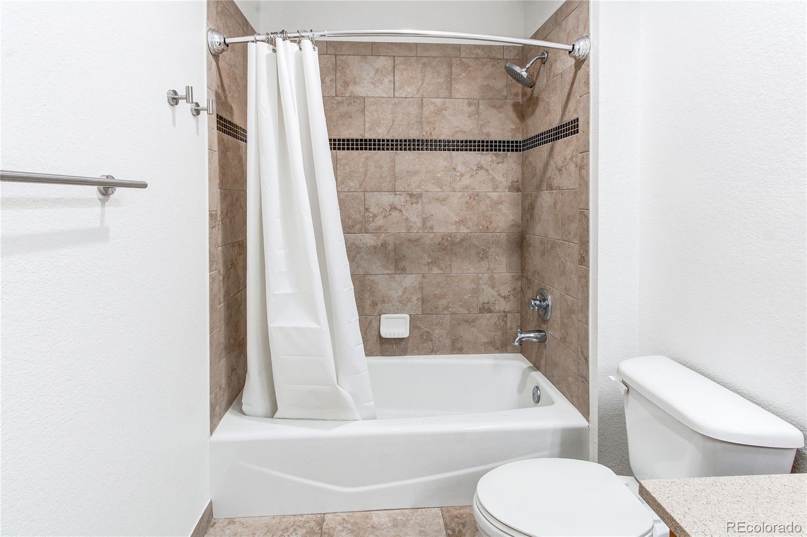 MLS Image #20 for 2200 s university boulevard,denver, Colorado