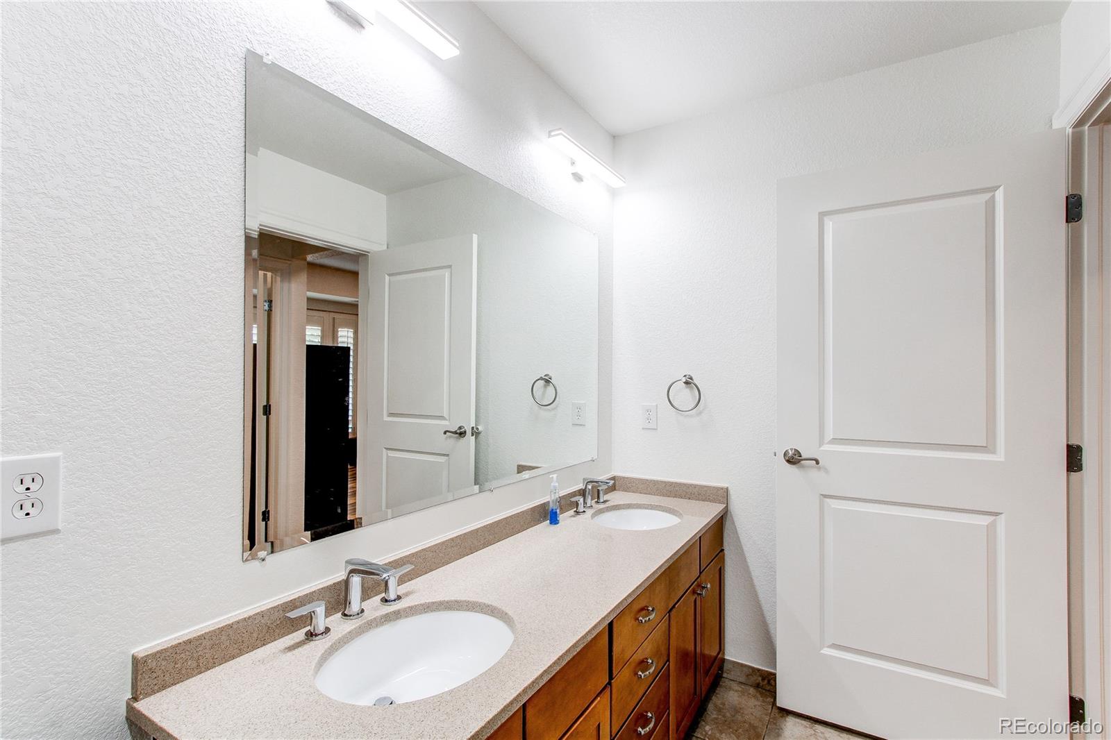 MLS Image #21 for 2200 s university boulevard,denver, Colorado