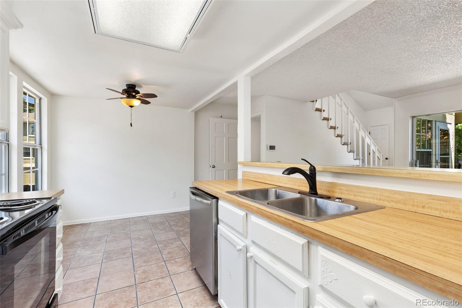 MLS Image #10 for 2013 s helena street b,aurora, Colorado