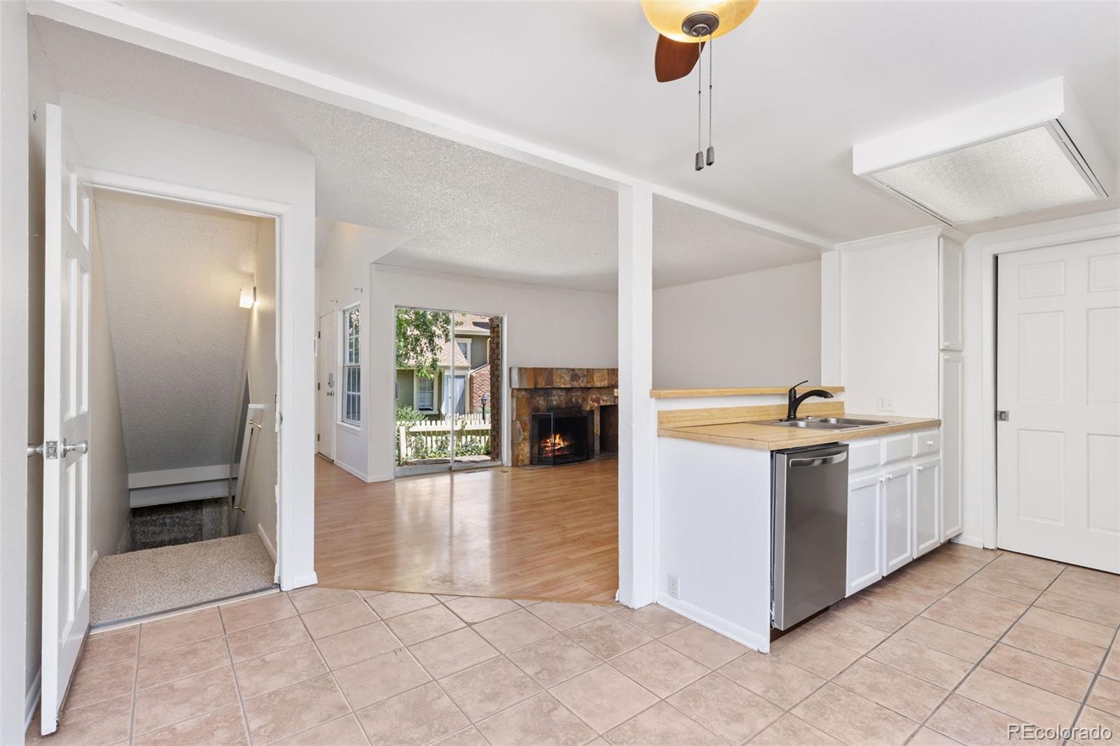 MLS Image #6 for 2013 s helena street b,aurora, Colorado