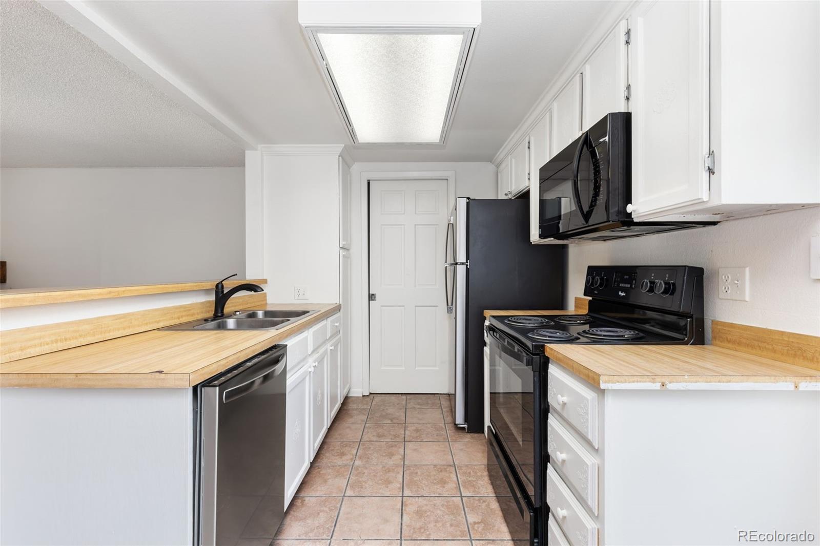 MLS Image #8 for 2013 s helena street b,aurora, Colorado