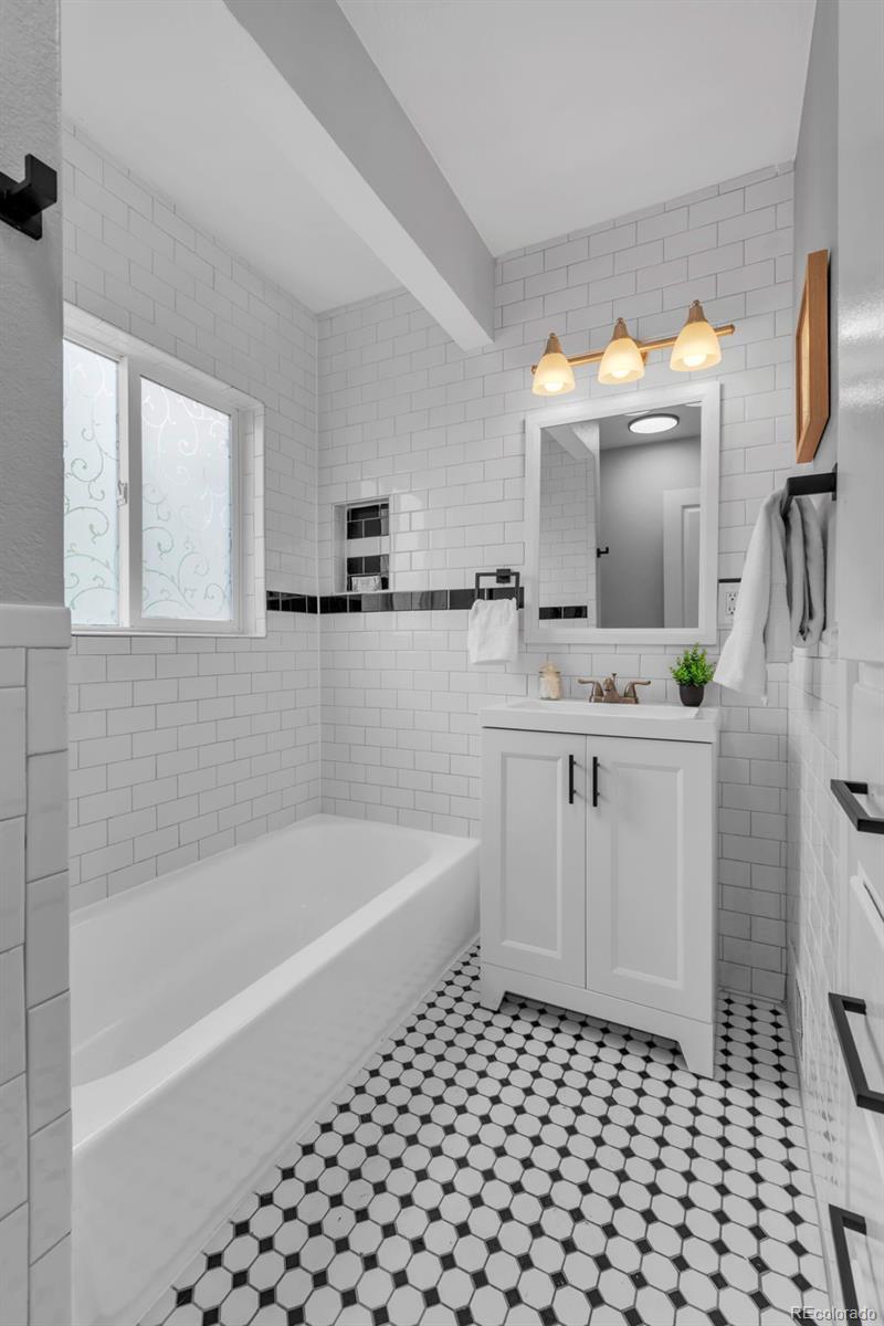 MLS Image #18 for 2735 s dahlia street,denver, Colorado