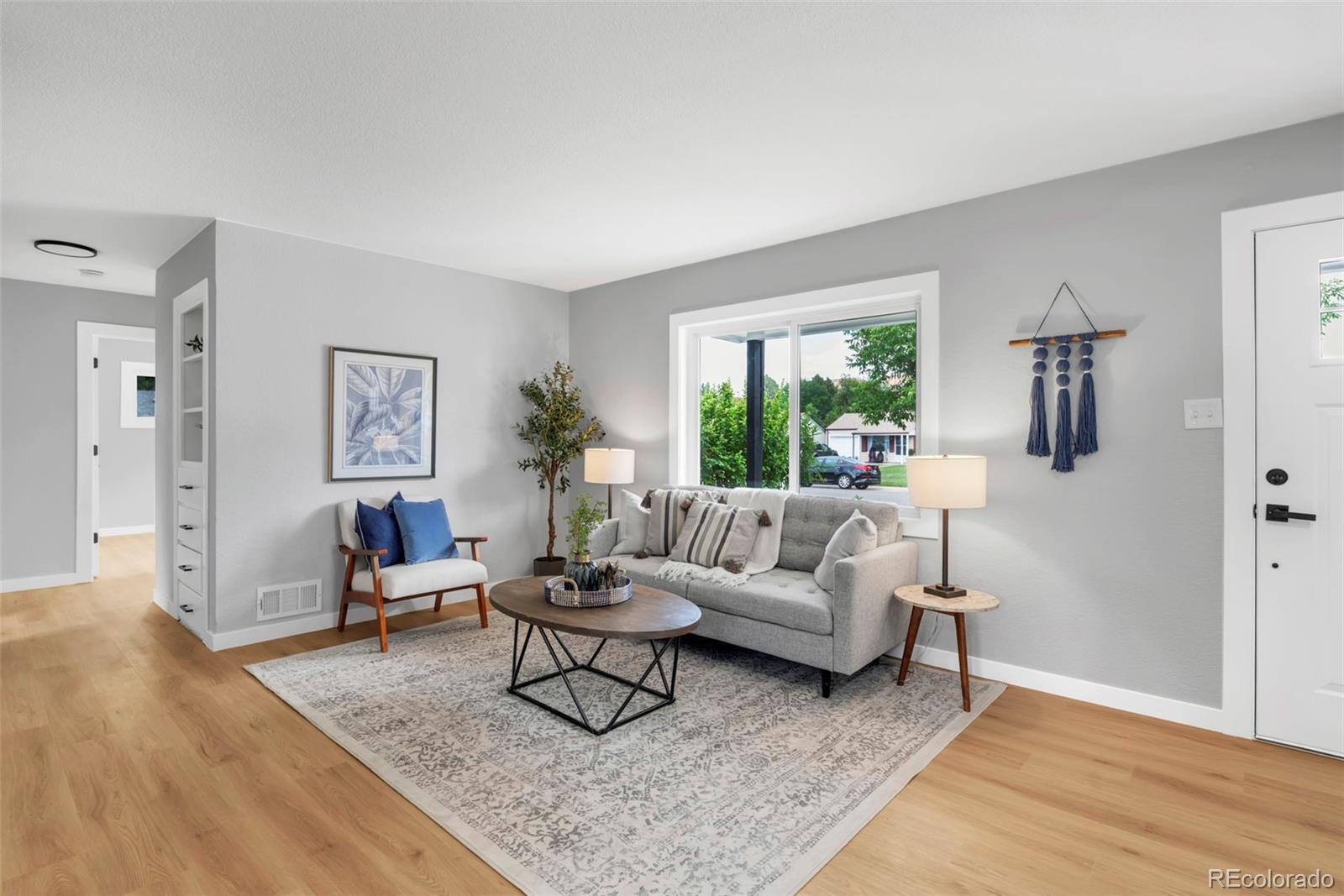 MLS Image #4 for 2735 s dahlia street,denver, Colorado