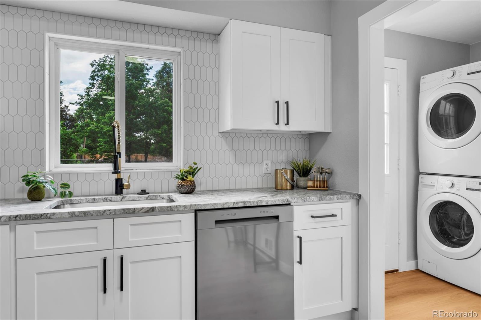 MLS Image #8 for 2735 s dahlia street,denver, Colorado