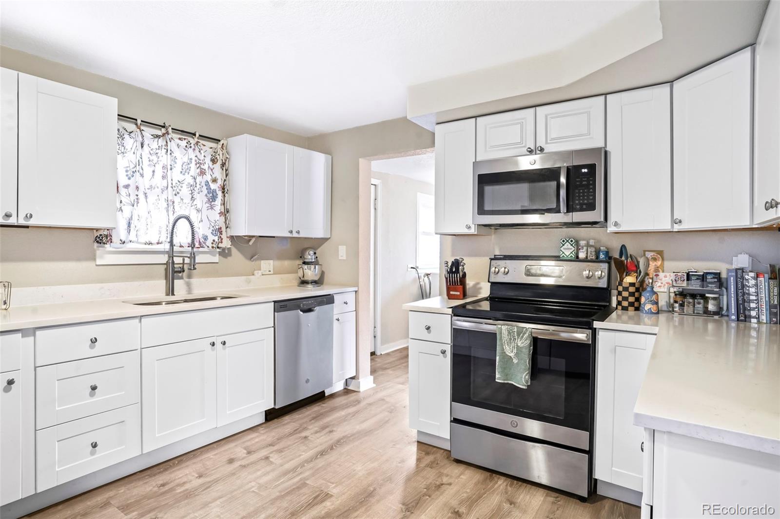 MLS Image #12 for 2565  pierce street,lakewood, Colorado