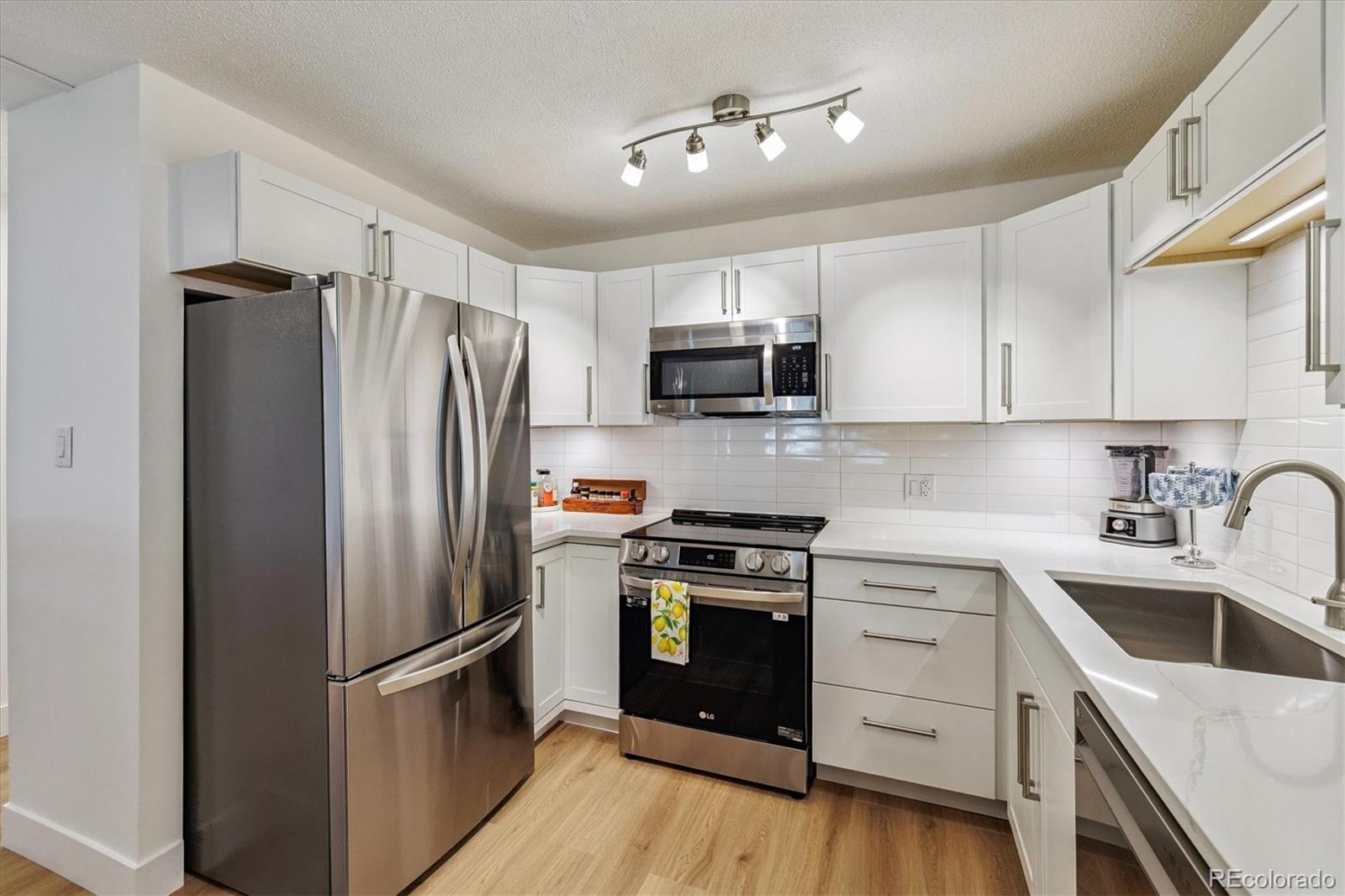MLS Image #4 for 745 s alton way 11a,denver, Colorado