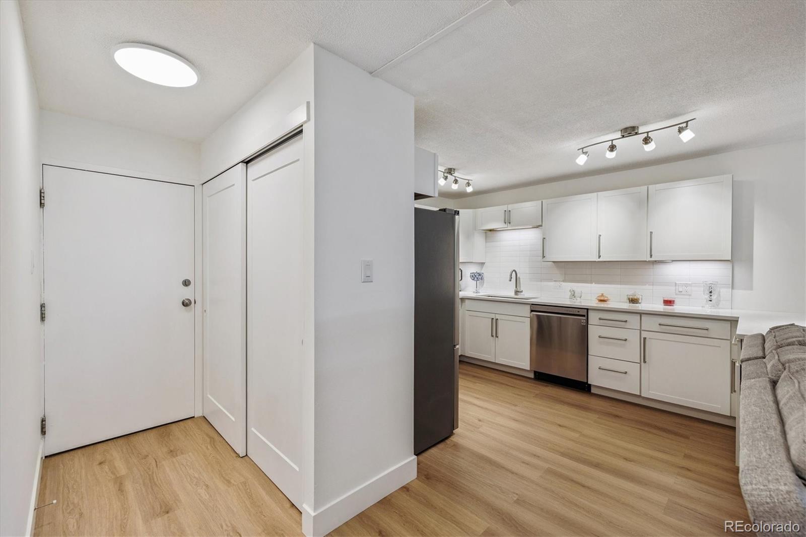 MLS Image #7 for 745 s alton way 11a,denver, Colorado