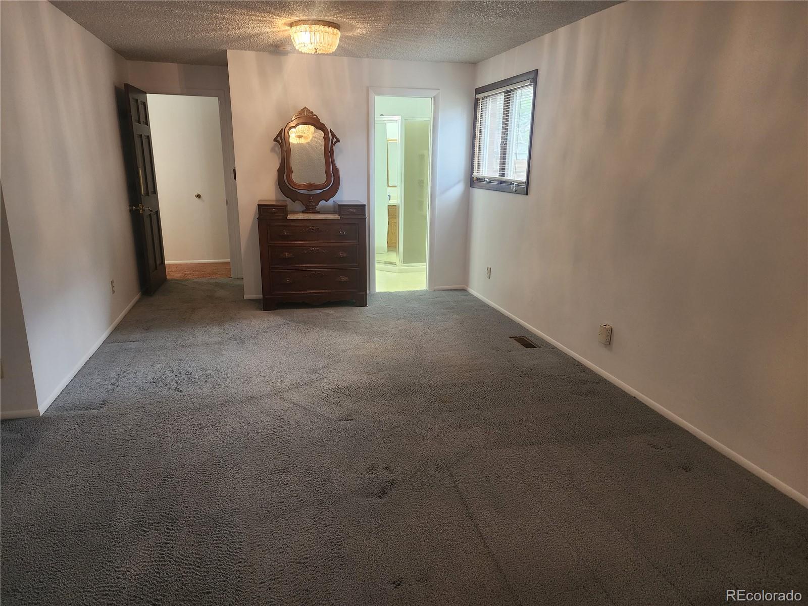MLS Image #10 for 6961 e arkansas avenue,denver, Colorado