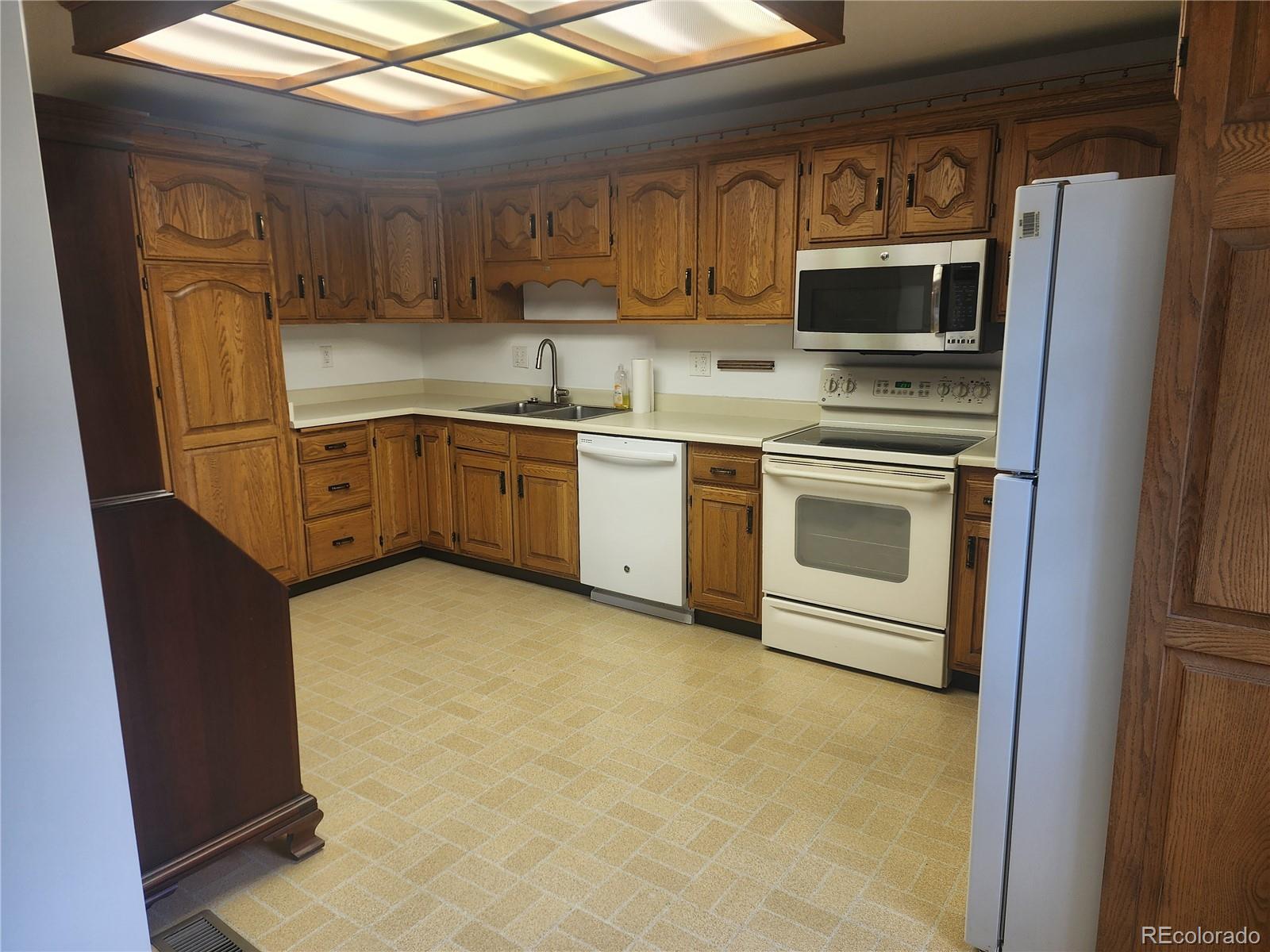 MLS Image #5 for 6961 e arkansas avenue,denver, Colorado