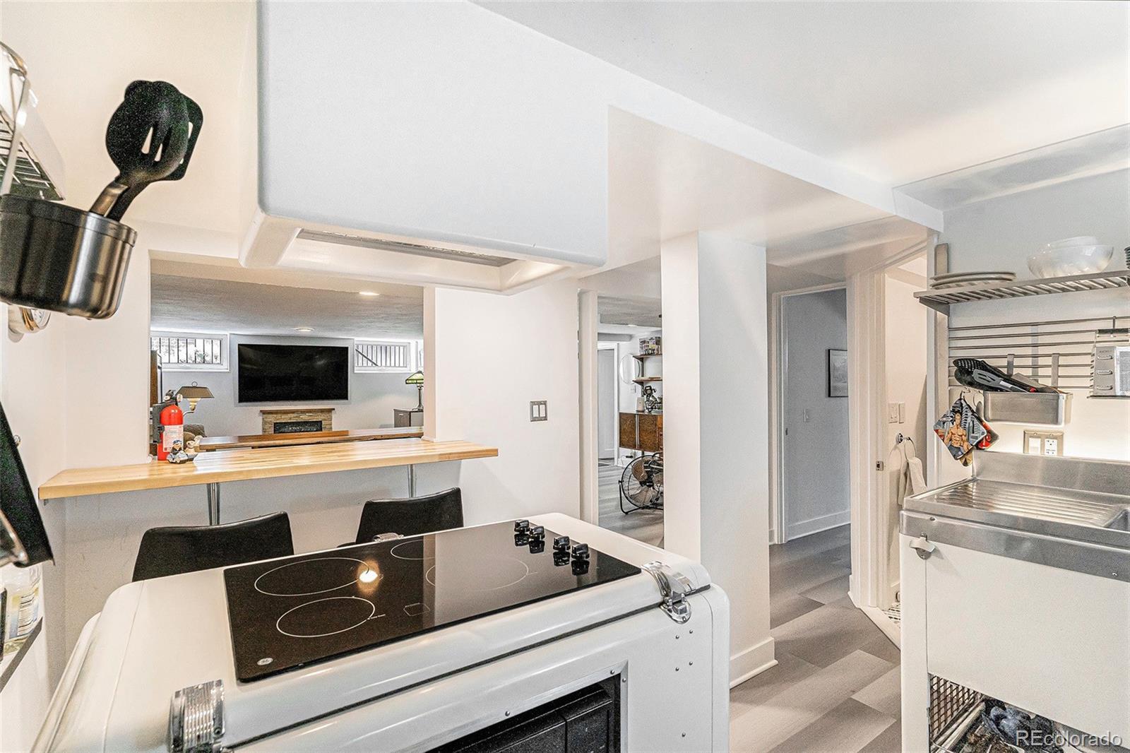 MLS Image #26 for 1423  dahlia street,denver, Colorado