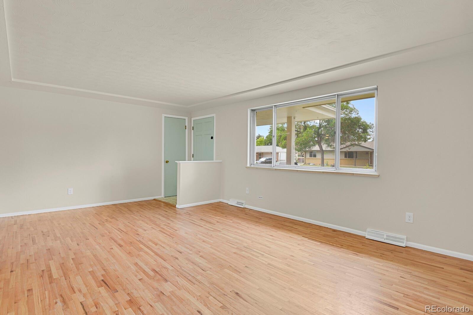 MLS Image #3 for 8304  eaton way,arvada, Colorado